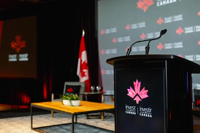 Happy Buy Ontario, Buy Canadian Day! 🇨🇦🇨🇦🇨🇦 One of our favourite Ontario made products is the H2W Digital Display #ontariomade #digitalpodium #canadianmanufacturing